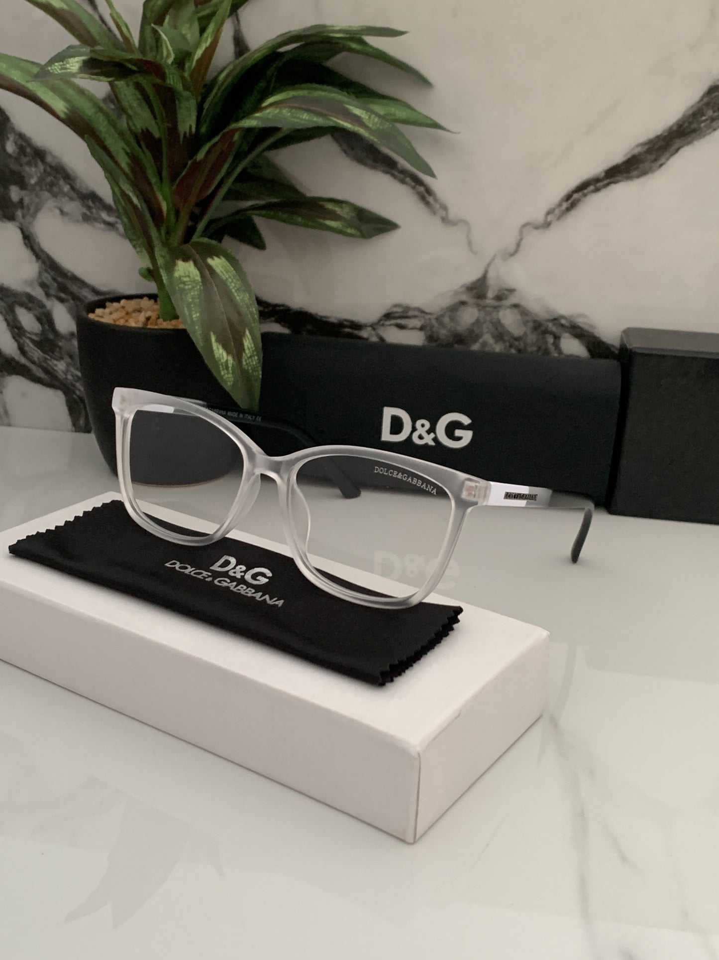 Branded D&G White Sunglasses (With Original Kit)