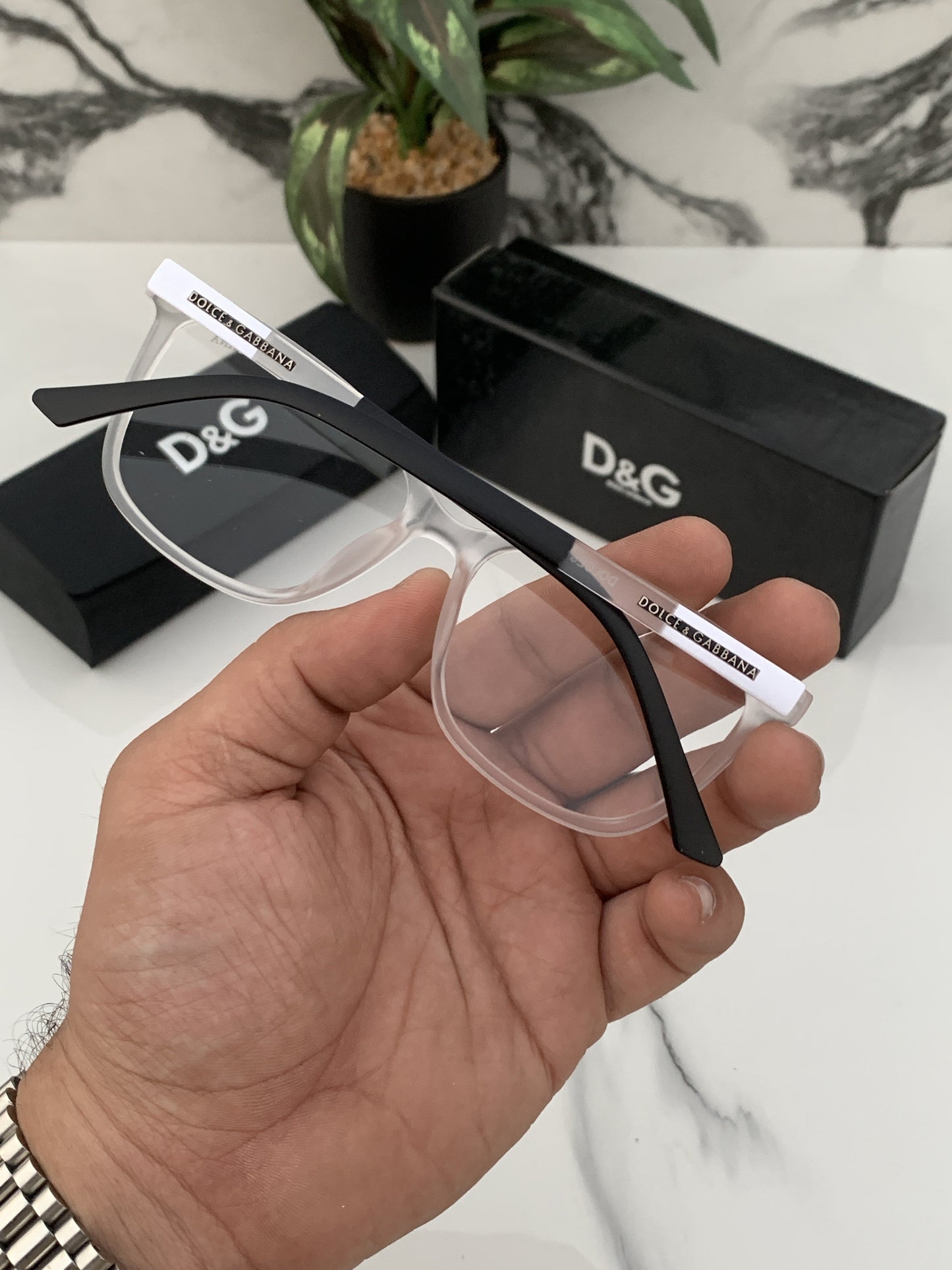 Branded D&G White Sunglasses (With Original Kit)