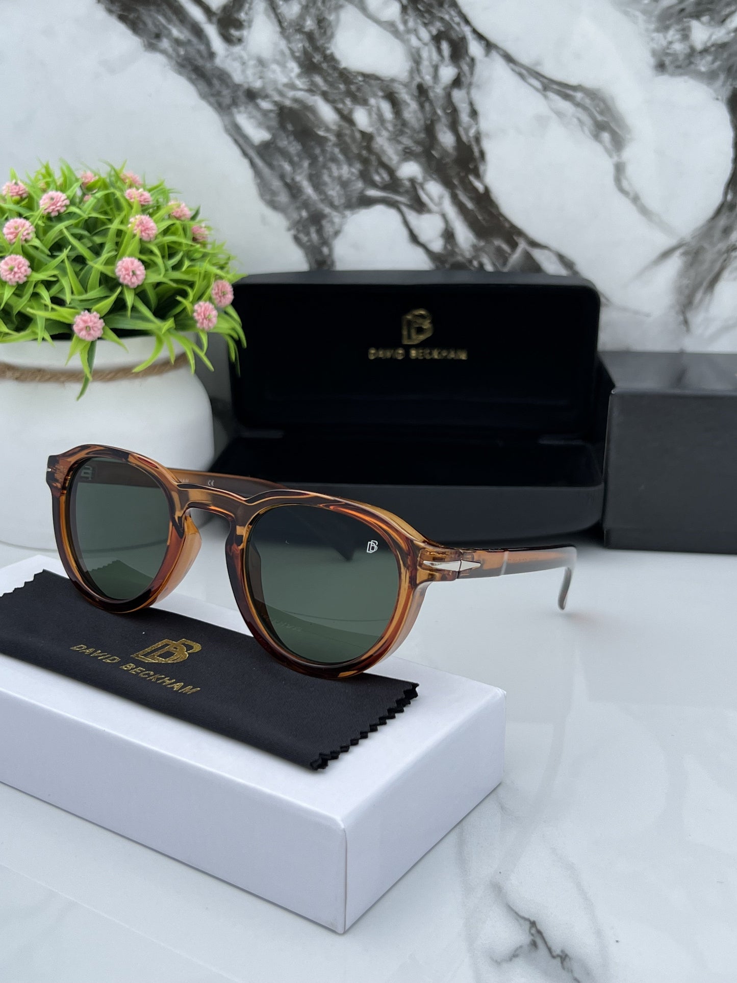 Branded Db Round Brown Green Sunglasses  (With Original Kit)