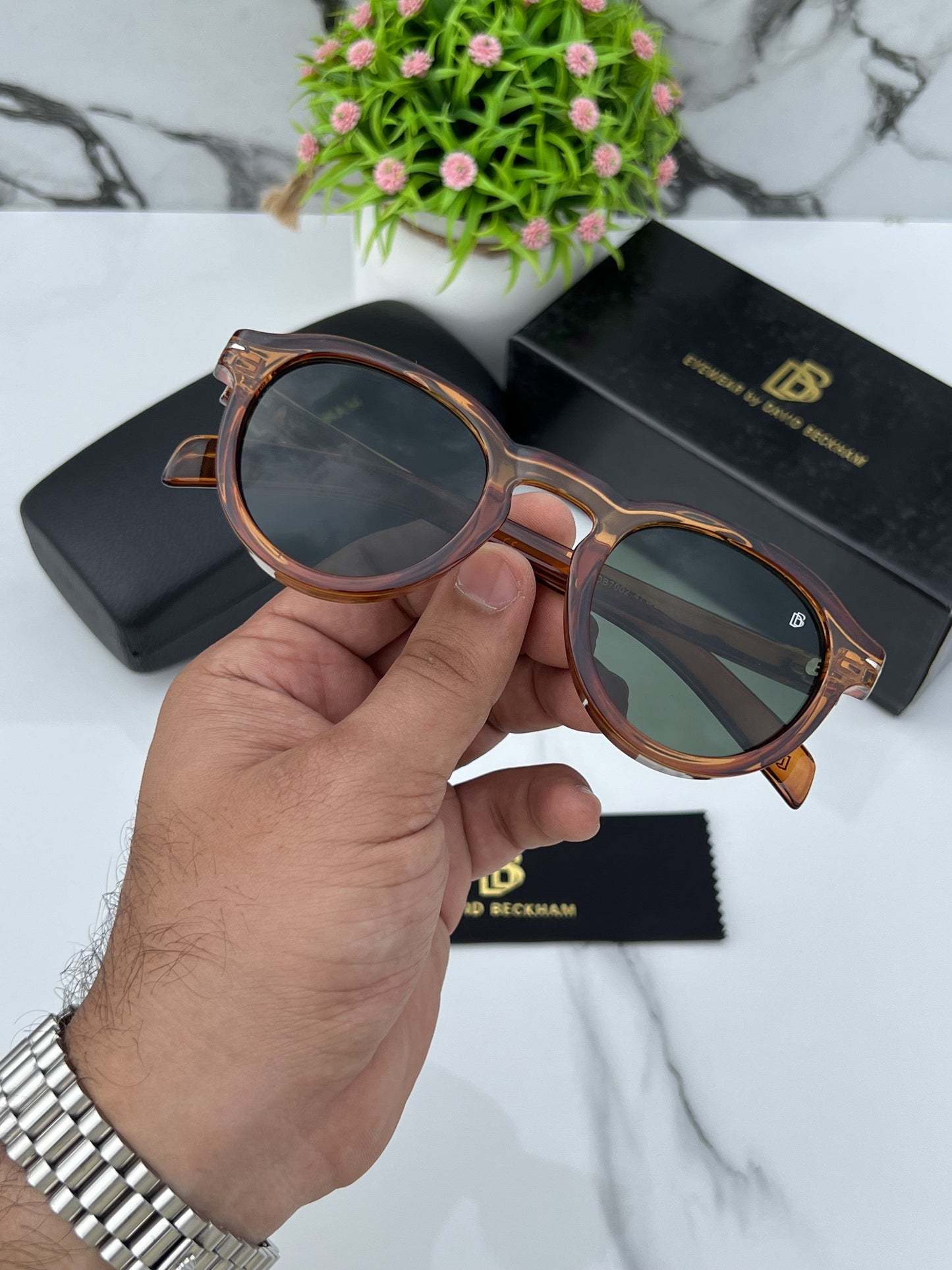 Branded Db Round Brown Green Sunglasses  (With Original Kit)